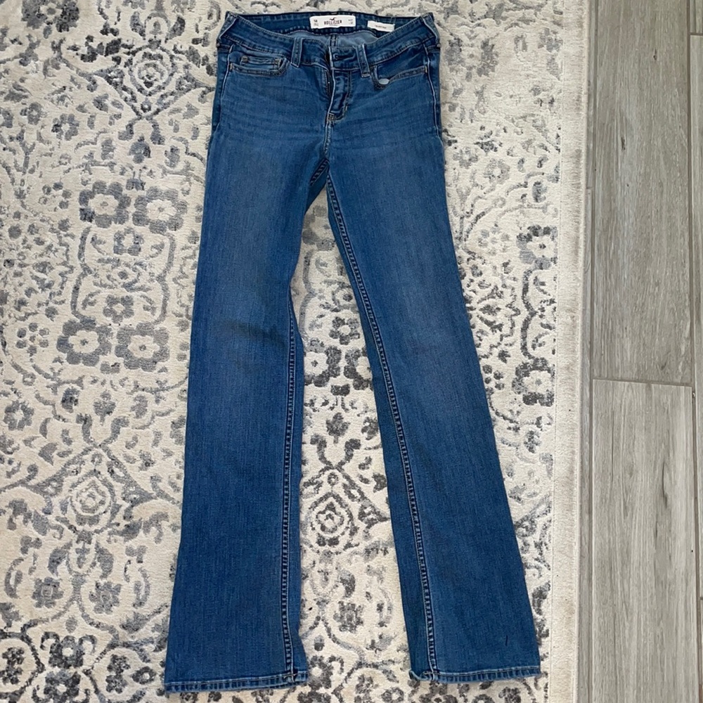 COPY - Hollister  low rise boot cut. 5R